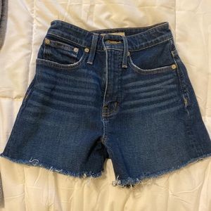 Curvy high rise denim shorts. Only worn once!